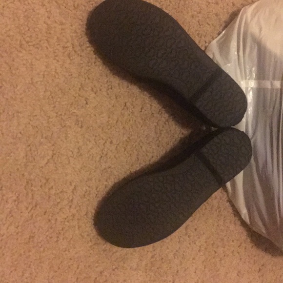 New price ❤️❤️NWOT black shoes with ball ties - Picture 3 of 6